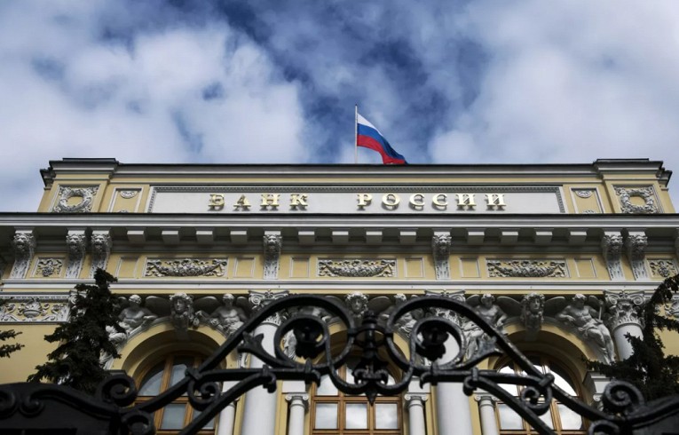 Пока вы не уснули: взрыв в "Русском доме" в ЦАР и отказ перевозчиков от нефти РФ